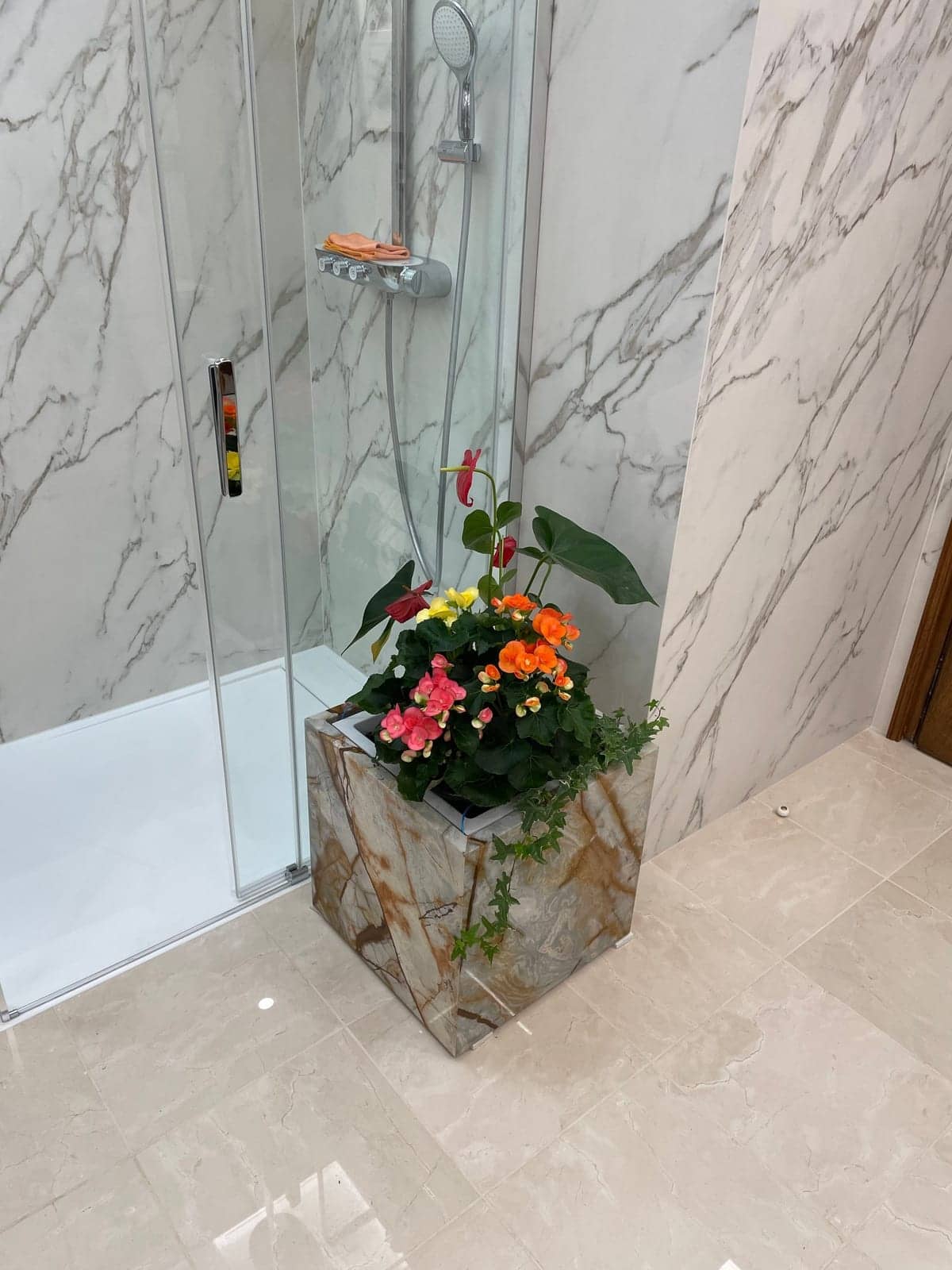 Salles de bain — réalisation 16, Marbrerie Saint Christophe