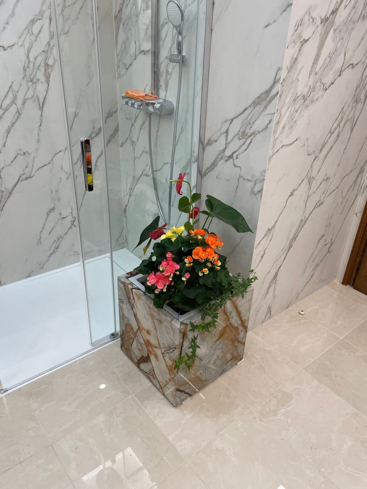 Salles de bain — réalisation 16, Marbrerie Saint Christophe